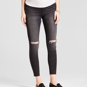 Black Distressed Maternity Jegging
